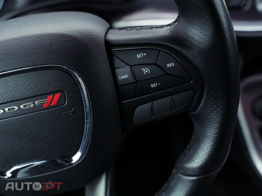 Dodge Challenger Auto SXT Plus