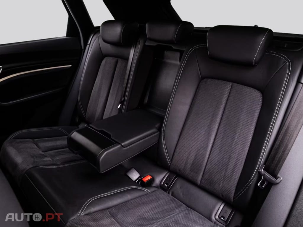 Audi E-Tron I.V.A DEDUTIVEL 55 Q S LINE ALL-BLACK