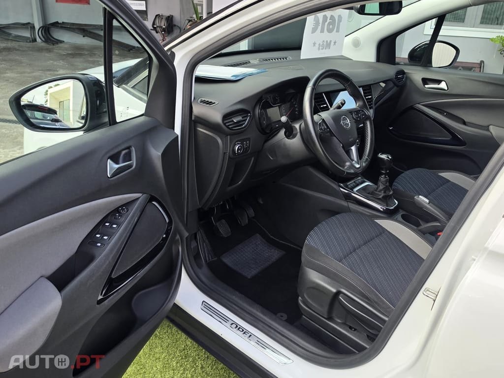 Opel Crossland X 1.2T 120Anos Nacional 1Dono