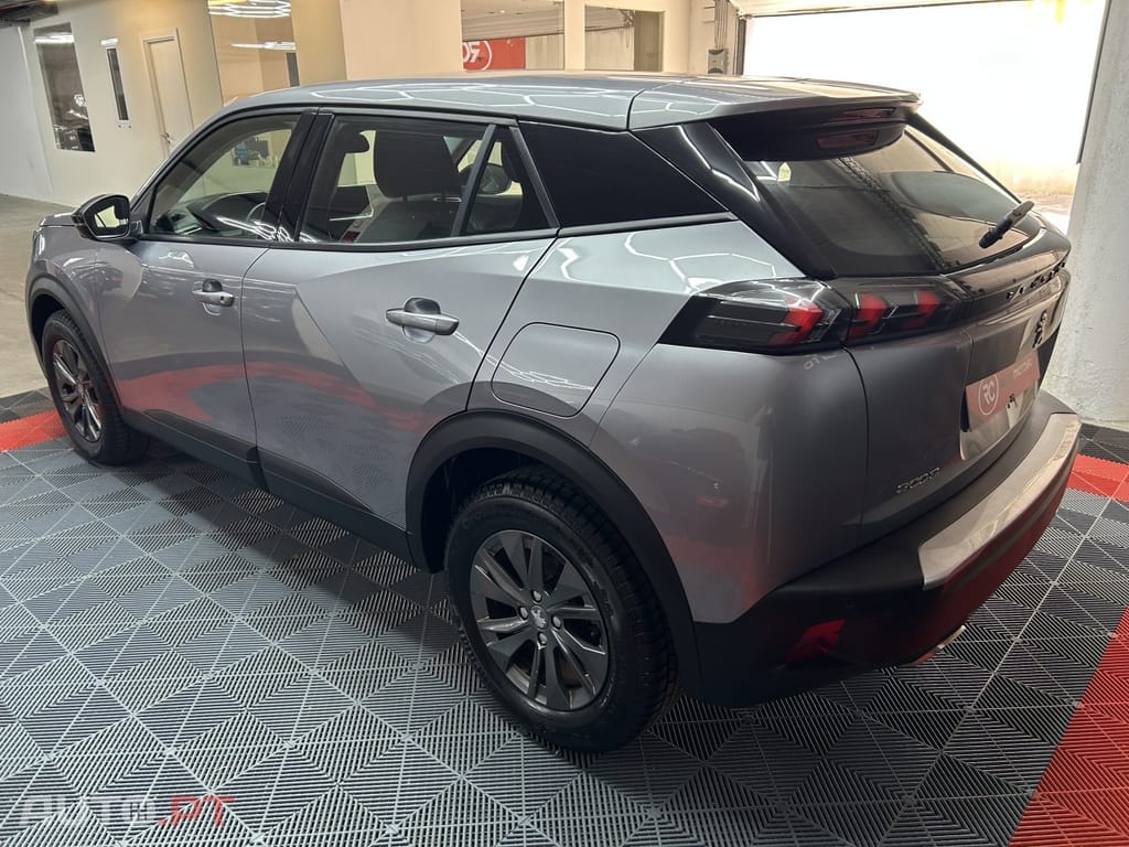 Peugeot 2008 1.2 PureTech Active EAT8