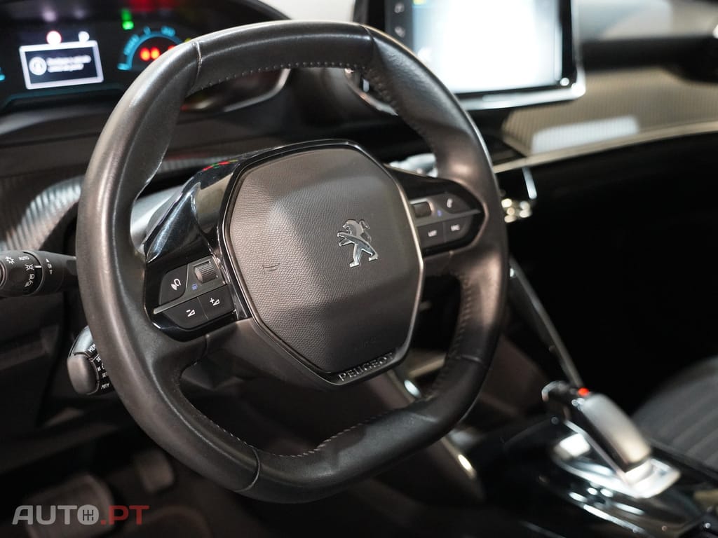 Peugeot E-2008 50 kWh Active