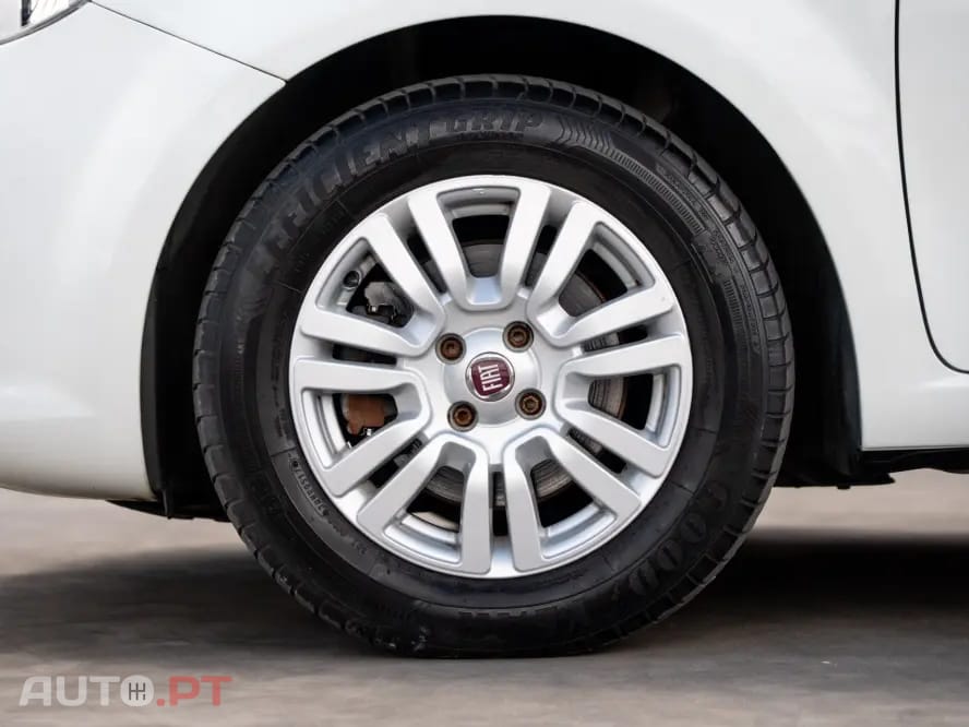 Fiat Punto 1.3 M-Jet Easy S&S — fotografia 7