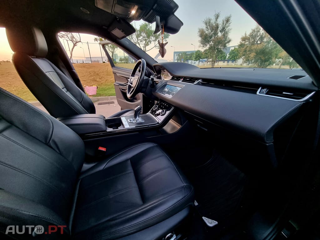 Land Rover Evoque P300e Hybrid