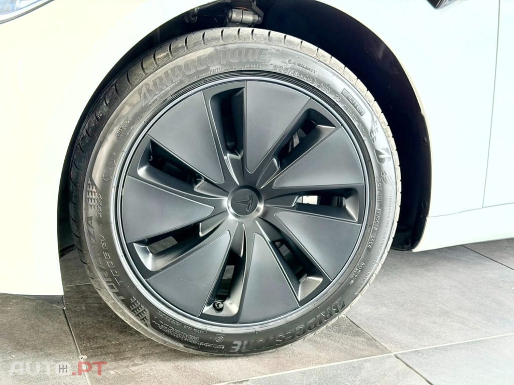 Tesla Model 3 Tração Traseira