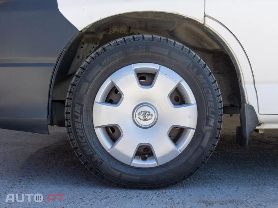 Toyota HiAce Hiace 2.5 D-4D 6 Lug.