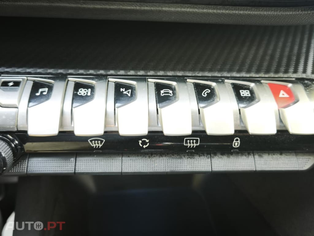 Peugeot 3008 1.6 Hybrid Allure Pack e-EAT8