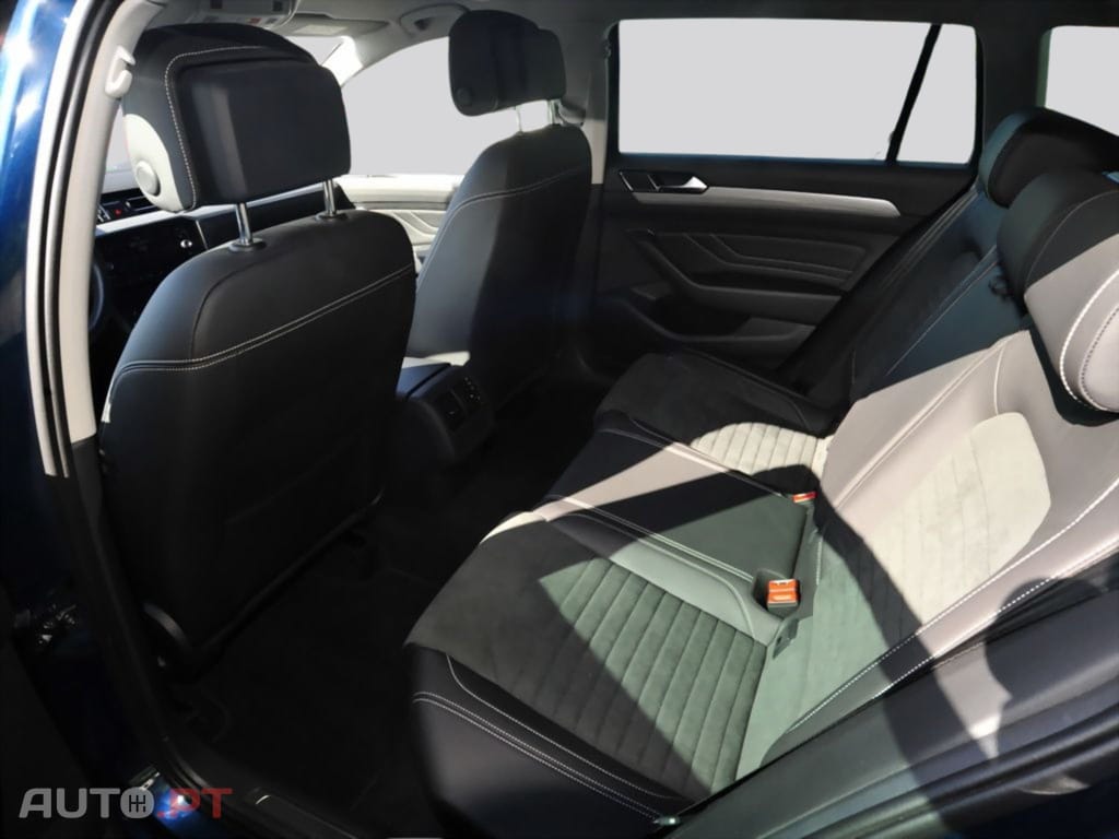 Volkswagen Passat Variant I.V.A DEDUTIVEL 1.4 eHybrid GTE Matrix