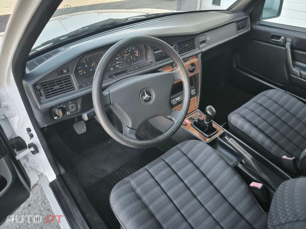 Mercedes-Benz 190 190 E 1.8