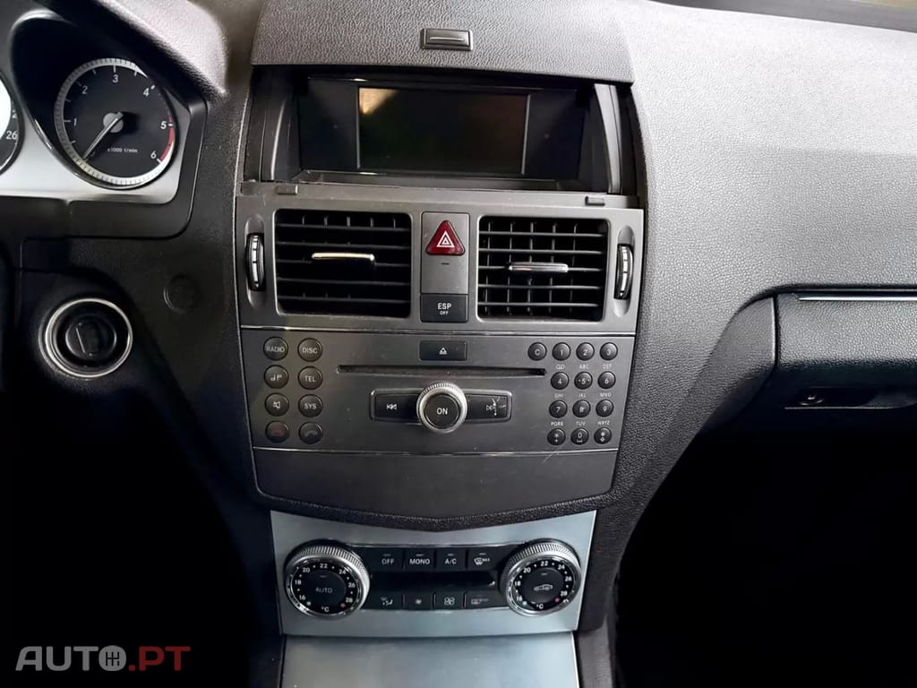 Mercedes-Benz C 220 d Avantgarde — fotografia 15