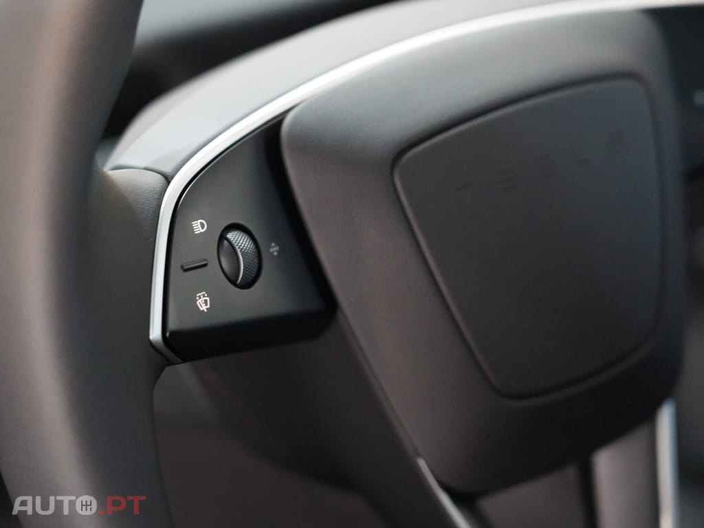 Tesla Model 3 Tração Traseira