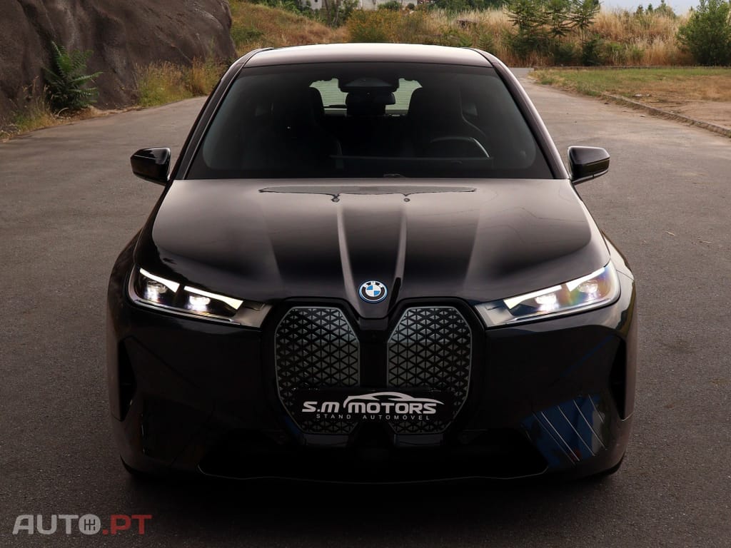 BMW iX xDrive 50 Pack Desportivo