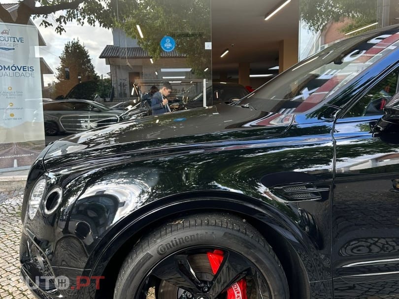 Bentley Bentayga V8