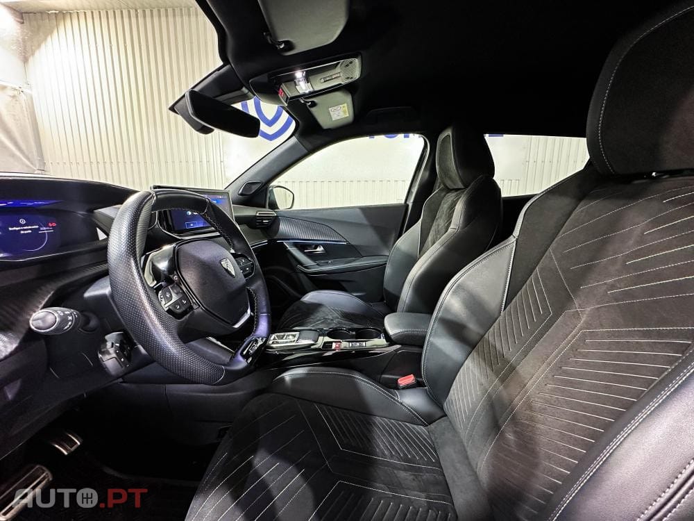 Peugeot E-2008 54 kWh GT