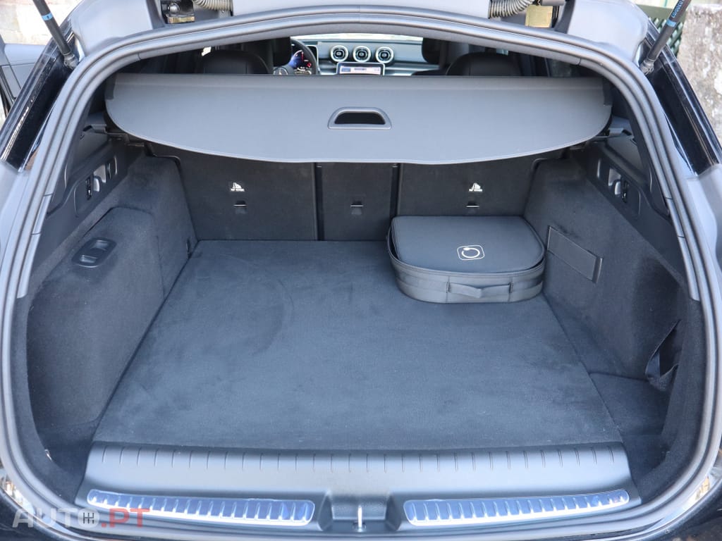 Mercedes-Benz C 300 e AMG Line