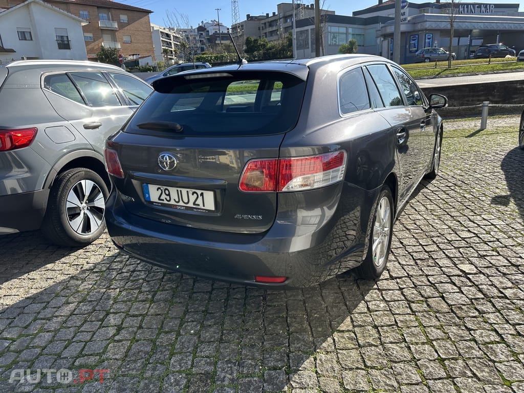 Toyota Avensis SD 2.0 D-4D Exclusive +Pele+GPS