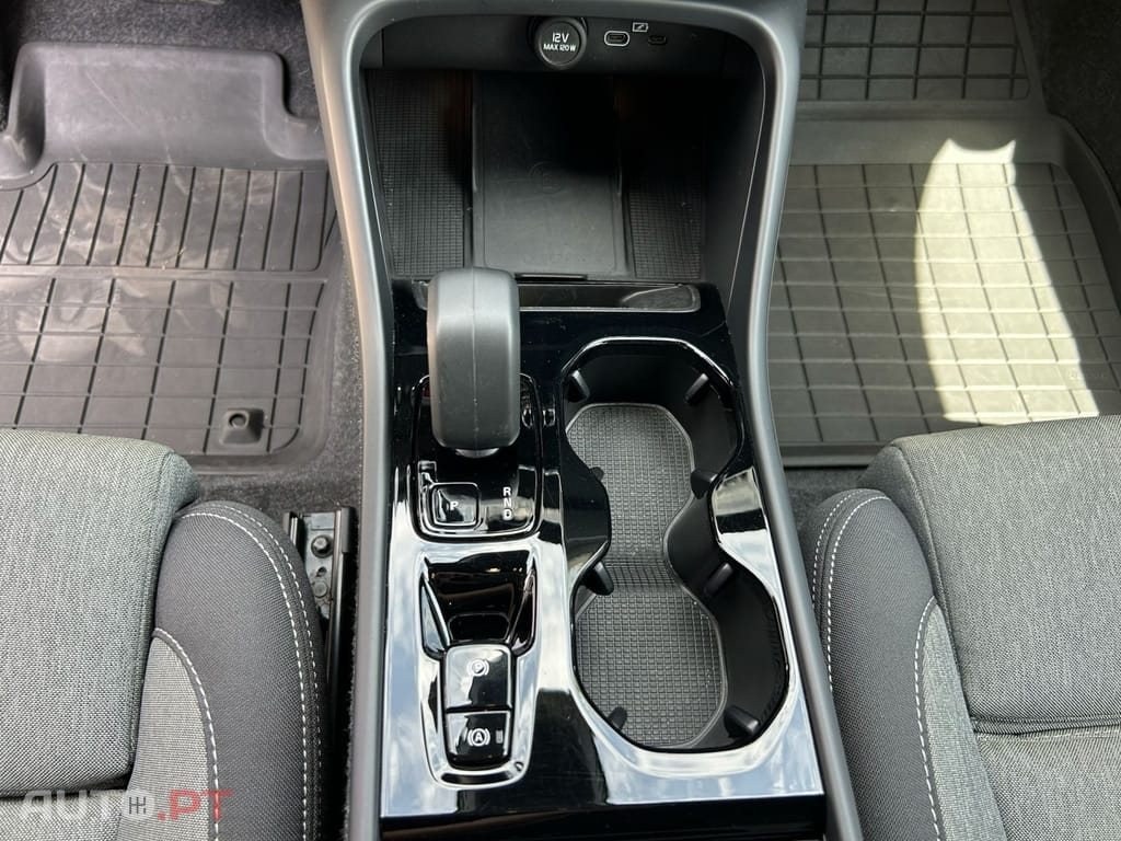 Volvo XC40 2.0 B3 Plus Dark