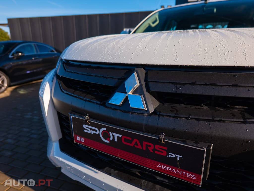 Mitsubishi L200 2.3 DI-D CD Invite 4WD