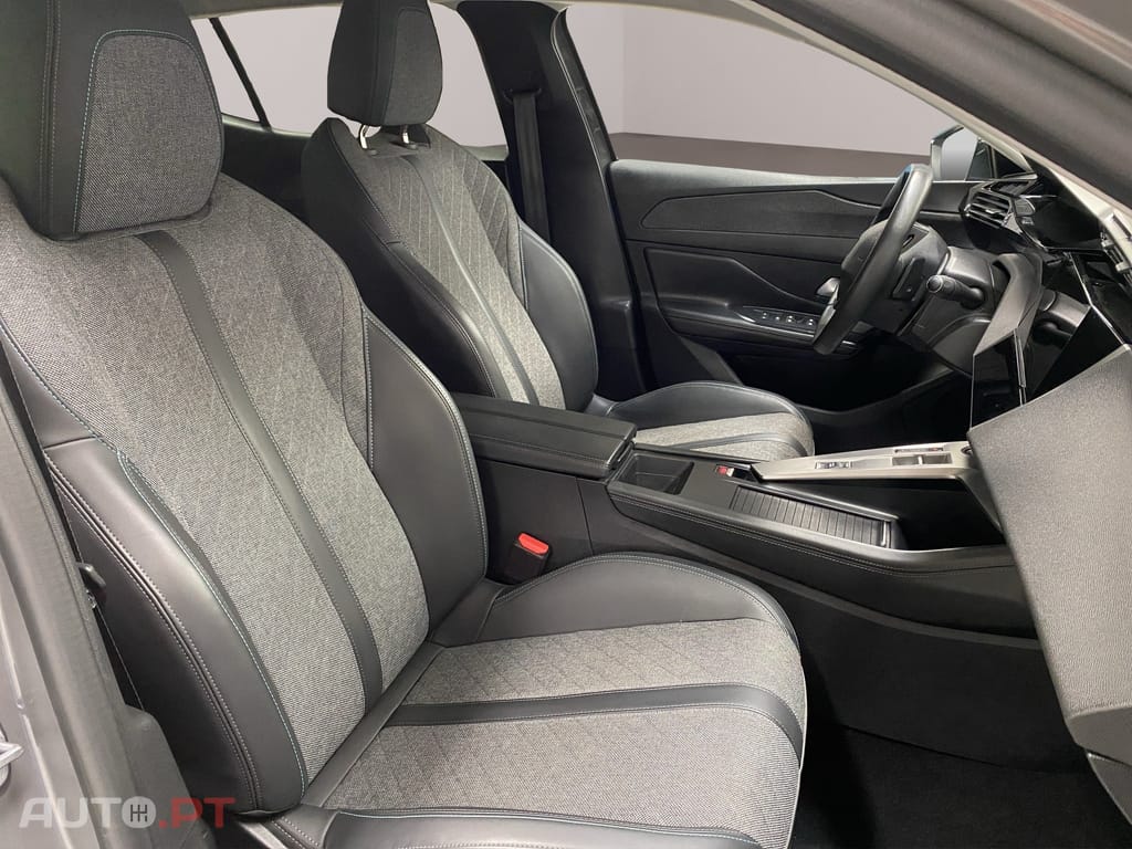 Peugeot 408 1.2 PureTech Allure EAT8