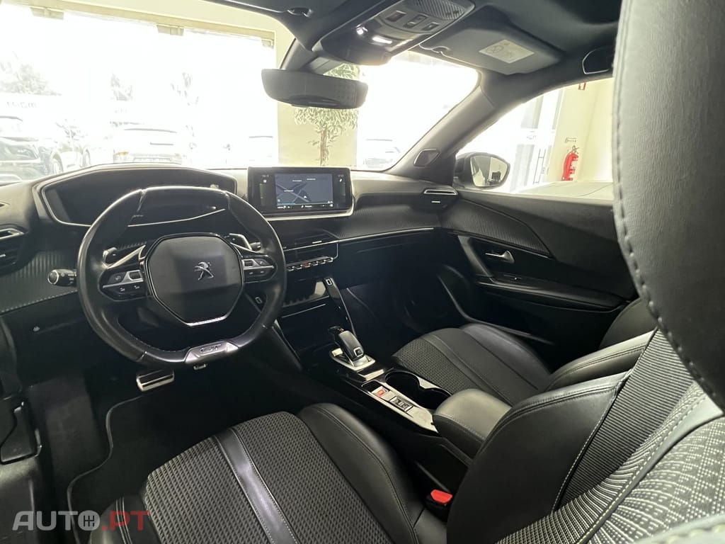 Peugeot 2008 1.2 PureTech GT Line EAT8