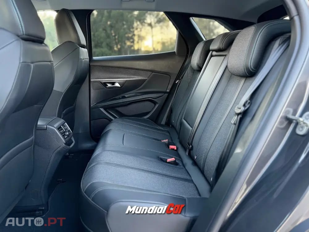 Peugeot 3008 1.6 Hybrid Allure e-EAT8