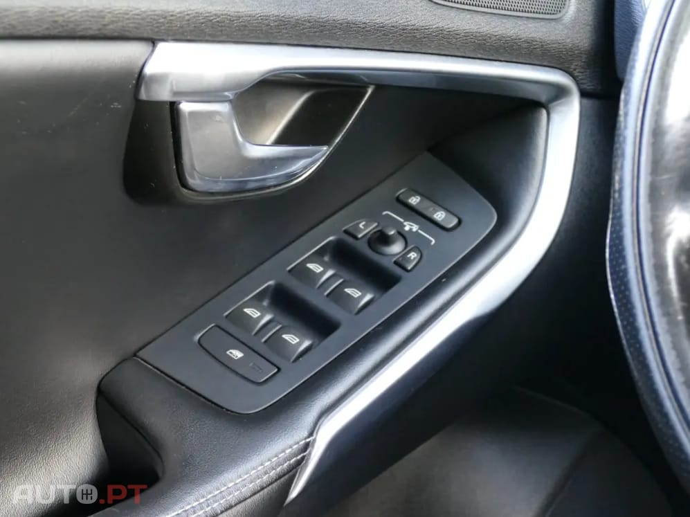 Volvo V40 2.0 D2 R-Design