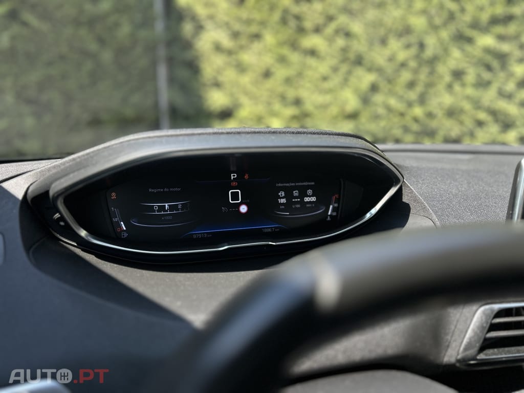 Peugeot 3008 PureTech 130 Stop & Start GPF EAT8 Active