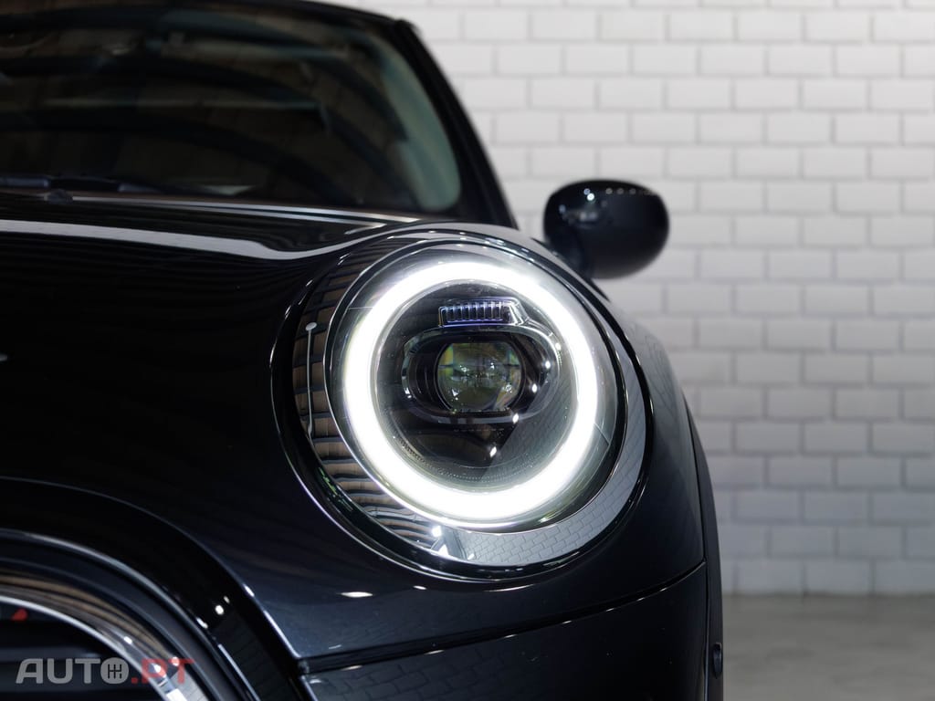 MINI Cooper Premium Yours Auto