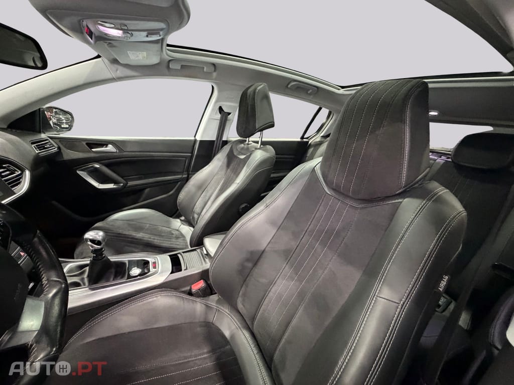 Peugeot 308 1.2  Feline