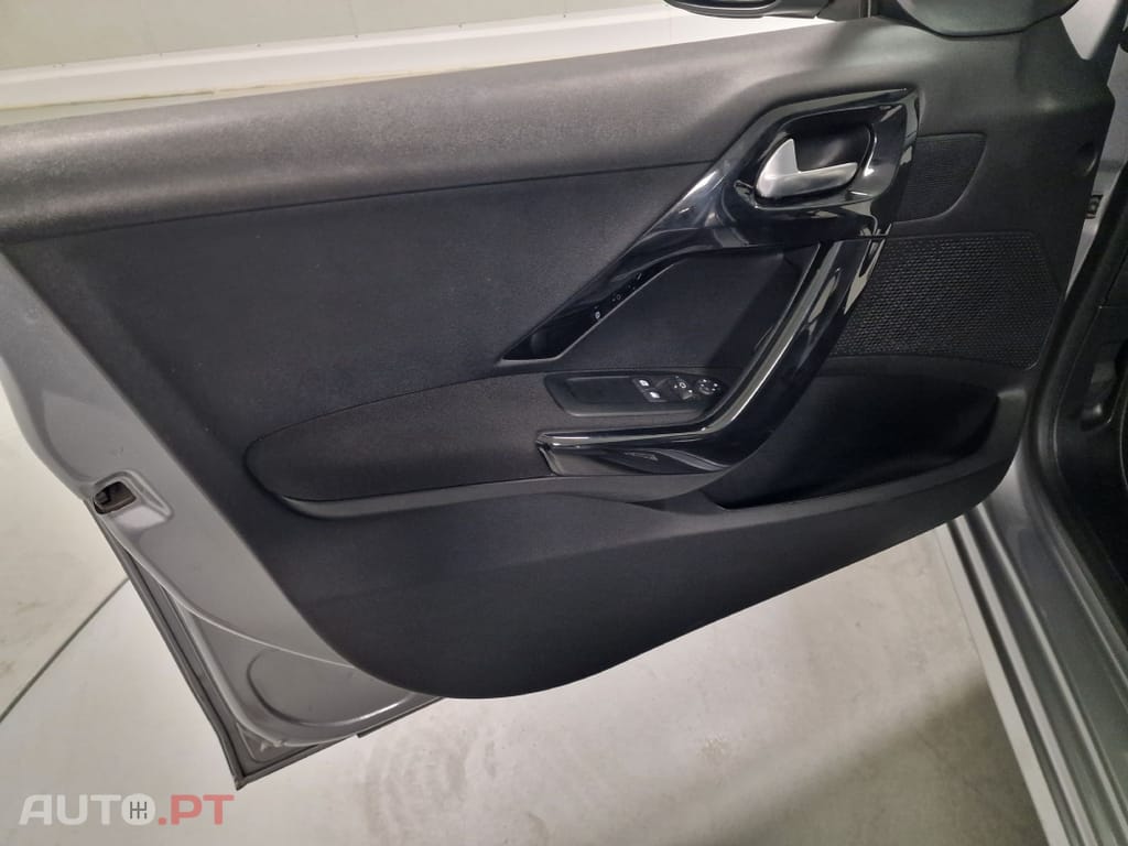 Peugeot 208 1.5 BLUEHDI 102CV SIGNATURE GPS CAMARA TRASEIRA
