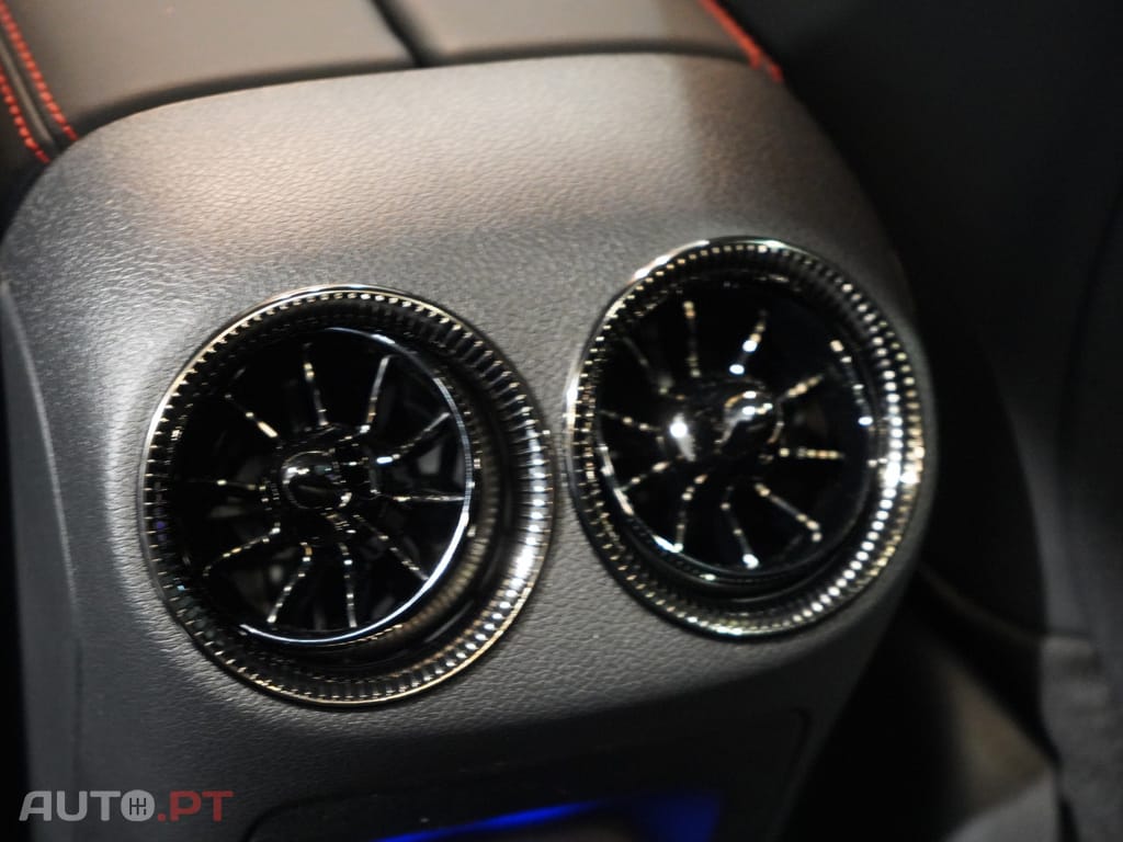 Mercedes-Benz CLA 250 com tecnologia EQ