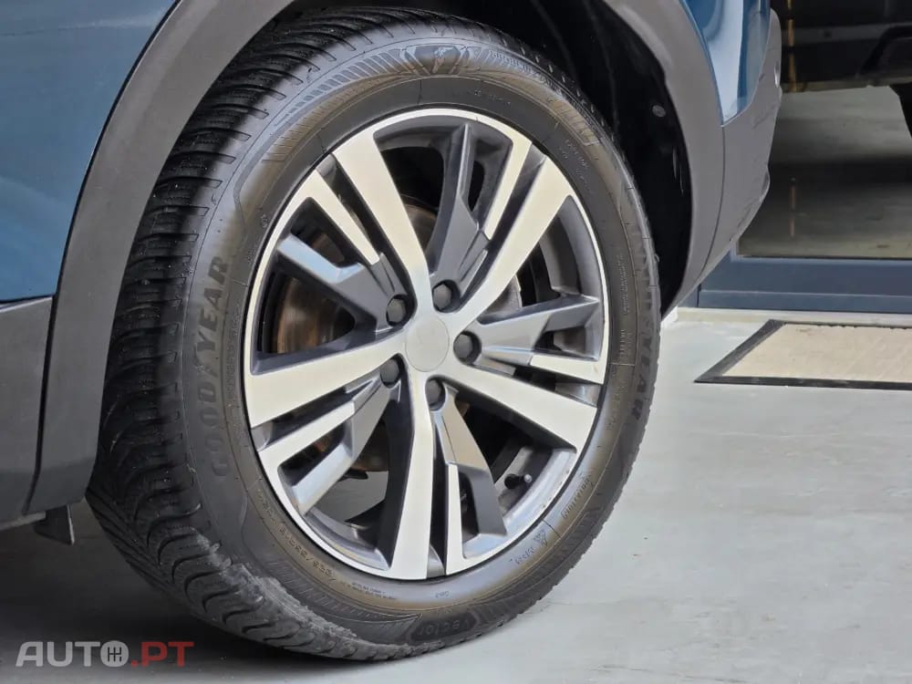 Peugeot 3008 1.6 Hybrid Allure e-EAT8