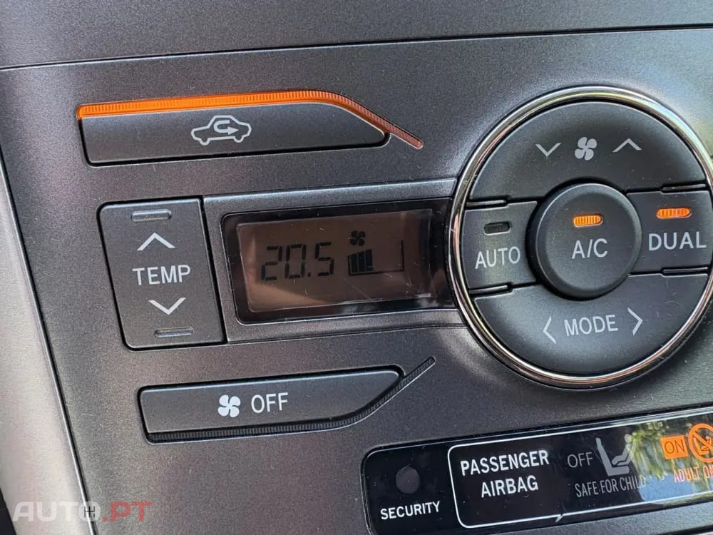 Toyota Auris 1.4 D-4D Sol