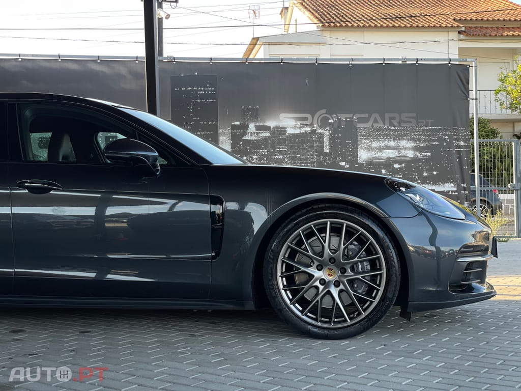 Porsche Panamera 4 E-Hybrid