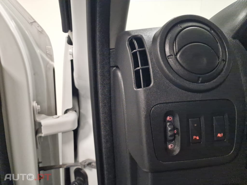 Renault Master 2.3 dCi L2H2 3.3T 130CV IVA DEDUTIVEL
