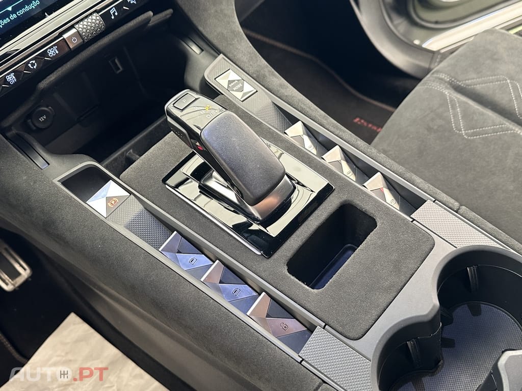 DS DS7 Crossback E-Tense Performance Line EAT8