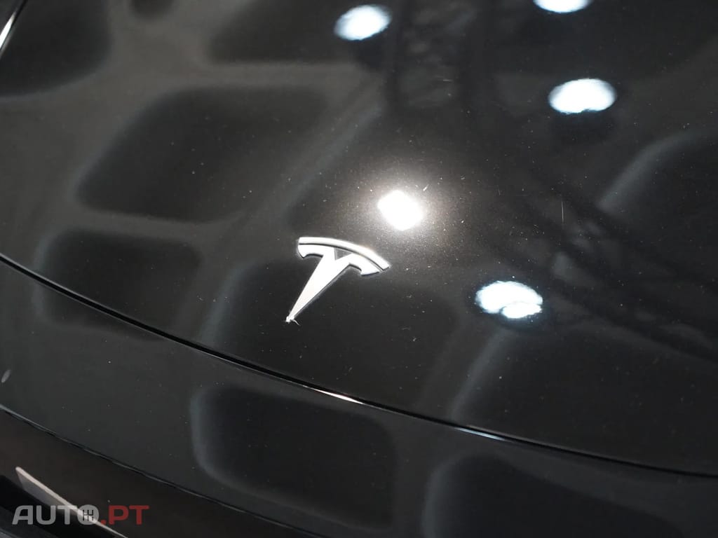 Tesla Model 3 Tração Traseira