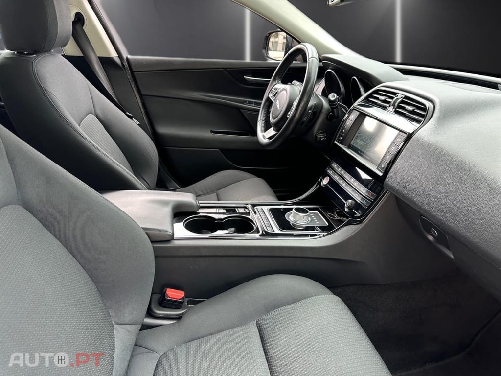 Jaguar XE 2.0 D Prestige Aut.