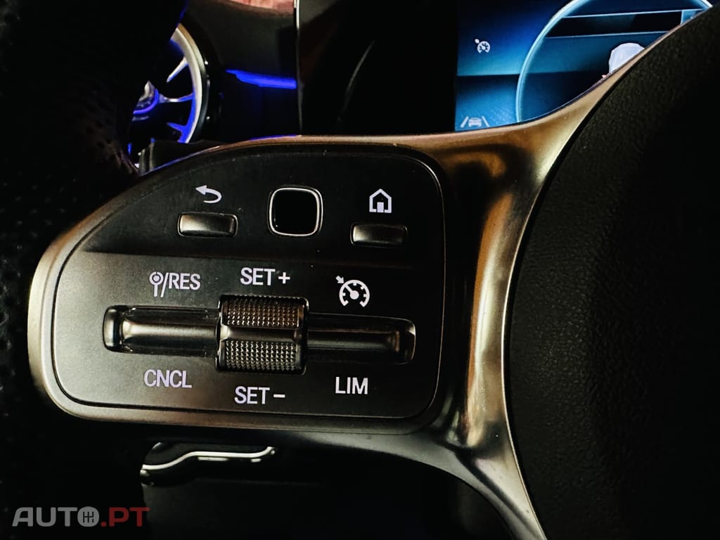 Mercedes-Benz CLA 180 Shooting Brake 7G-DCT AMG Line