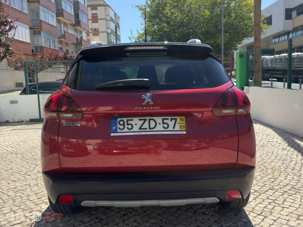 Peugeot 2008 1.2 PureTech Allure EAT6