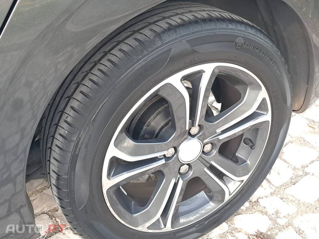 Peugeot 208 1.6 BlueHDi Style