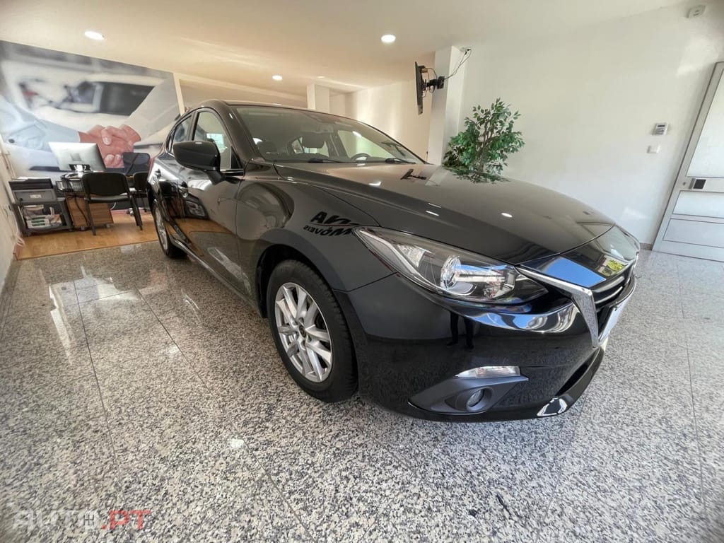 Mazda 3 1.5 Sky-D Evolve HS Navi