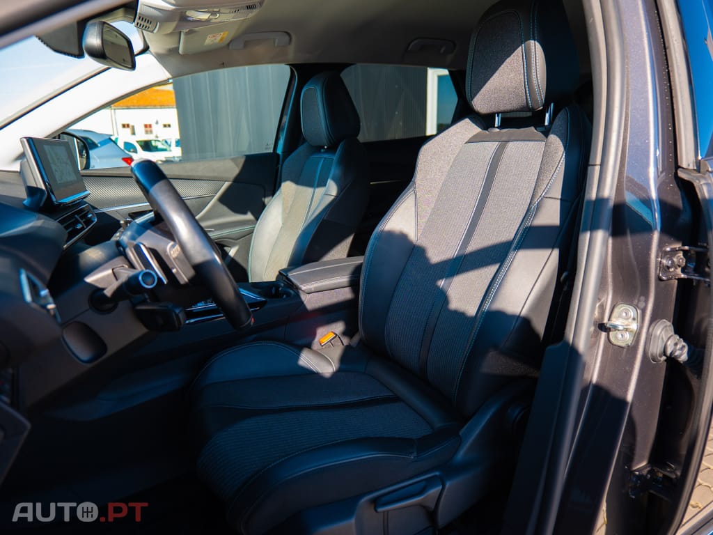 Peugeot 3008 1.2 PureTech Allure Pack EAT8