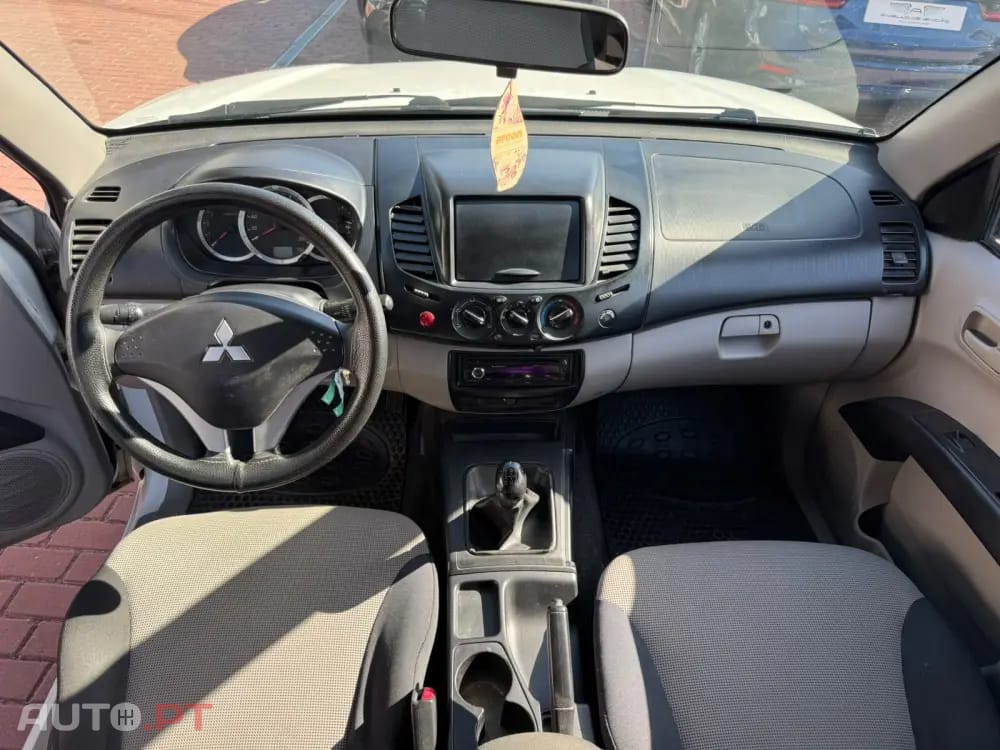 Mitsubishi L200 2.5 DI-D CD In.AC Low Rider 2WD