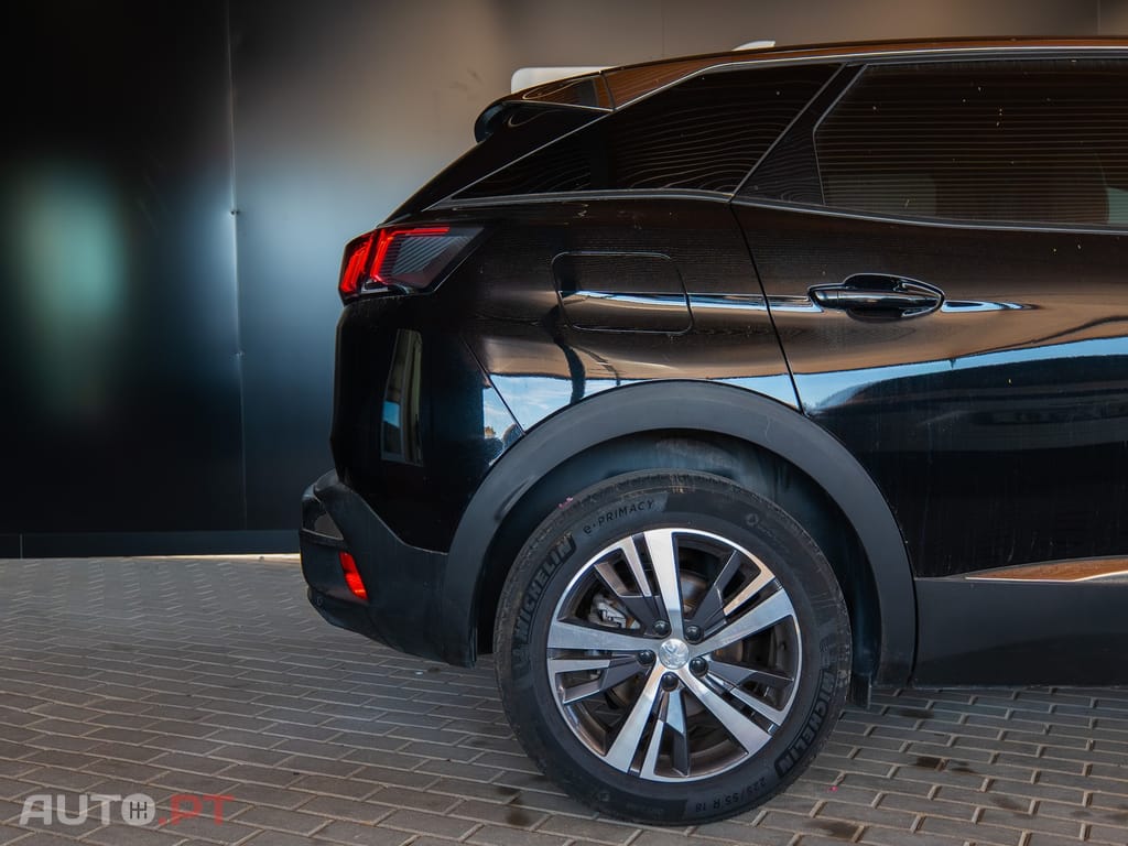 Peugeot 3008 1.2 Hybrid Allure e-DCS6