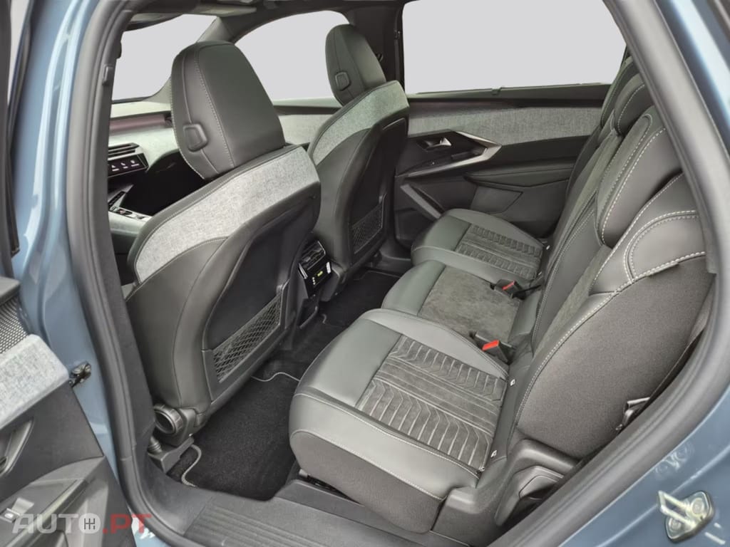 Peugeot E-5008 GT I.V.A DEDUTIVEL 
