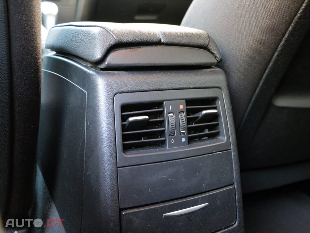 BMW 320 d Touring Navigation Sport