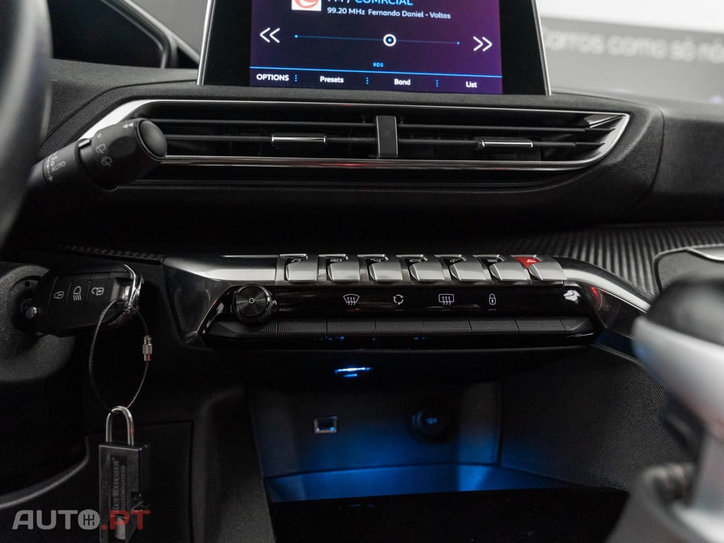 Peugeot 3008 1.5 BlueHDi Active