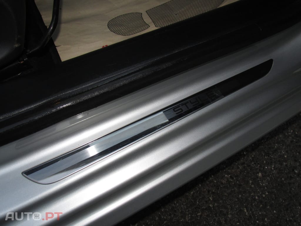 Peugeot 208 1.6 BlueHDi Style