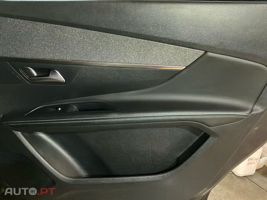 Peugeot 5008 1.5 BlueHDi Allure Pack EAT8