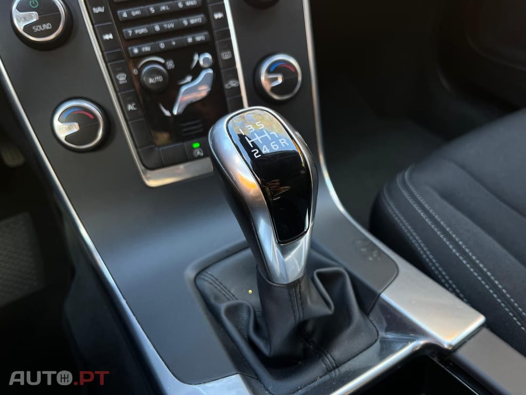 Volvo V60 2.0 D2 Momentum